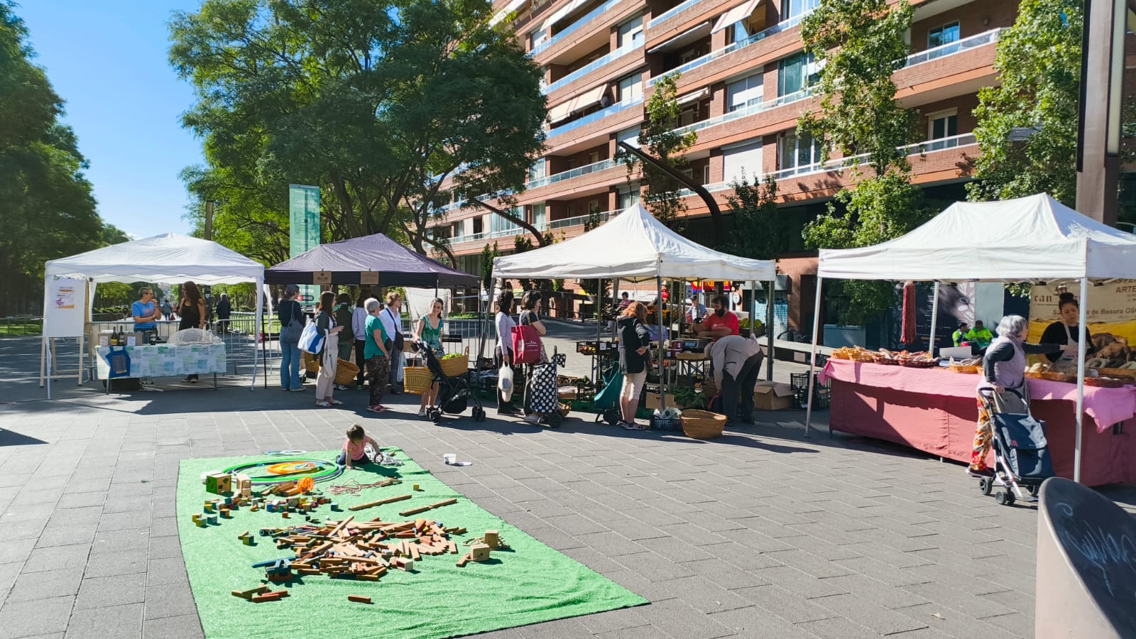 Mercat de Pagès Sants – Les Corts